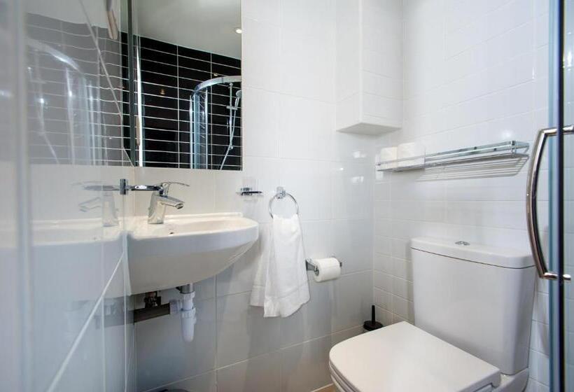 标准间, Marble Arch Inn