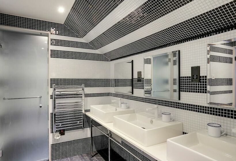 Кровать в Общей Комнате, Stay Central