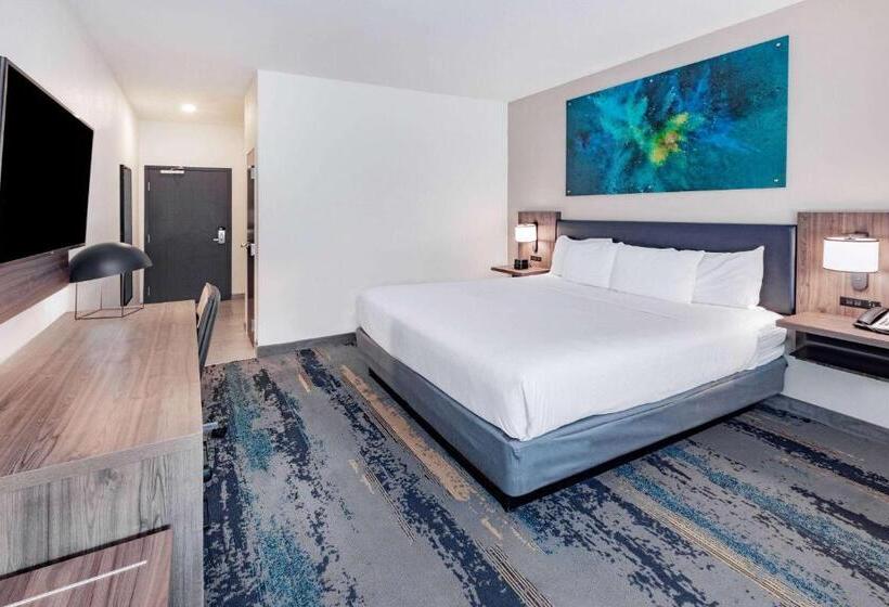 اتاق استاندارد با تخت بزرگ برای معلولان, La Quinta Inn & Suites By Wyndham Texas City I 45
