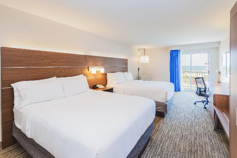 اتاق استاندارد با تخت بزرگ برای معلولان, La Quinta Inn & Suites By Wyndham Texas City I 45