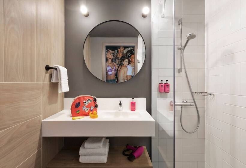 اتاق استاندارد, Moxy Bucharest Old Town
