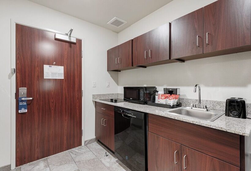 Люкс, Cobblestone Hotel & Suites   Urbana