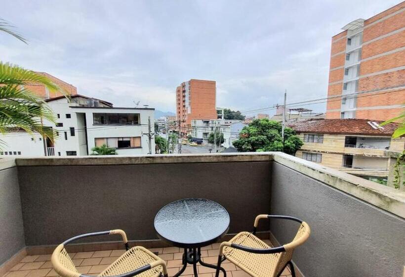 Люкс с Балконом, Origen Local Suites