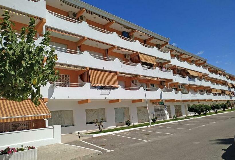 スタンダードスタジオ, Apartamentos Voramar 3000
