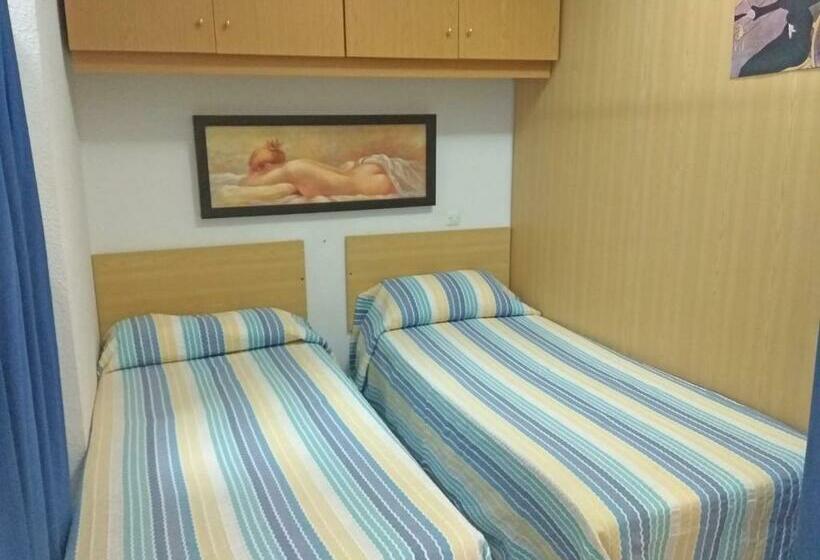 スタンダードスタジオ, Apartamentos Voramar 3000