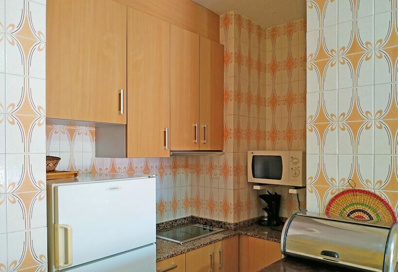 スタンダードスタジオ, Apartamentos Voramar 3000