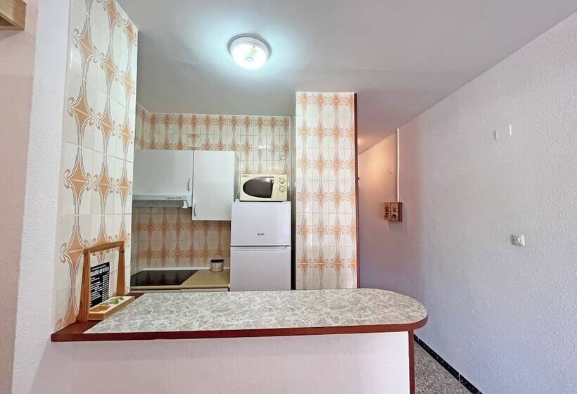 スタンダードスタジオ, Apartamentos Voramar 3000