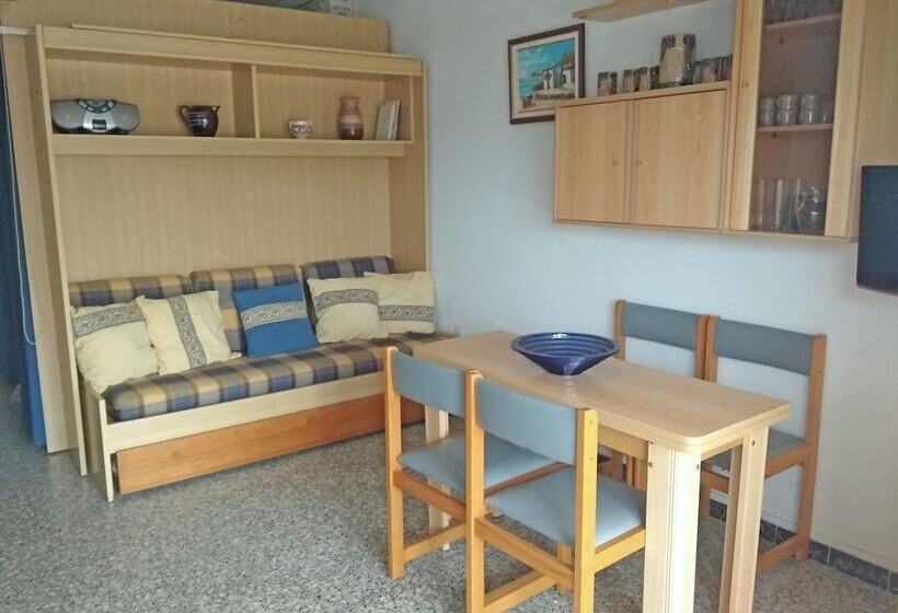 スタンダードスタジオ, Apartamentos Voramar 3000