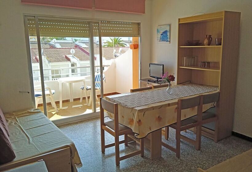 スタンダードスタジオ, Apartamentos Voramar 3000