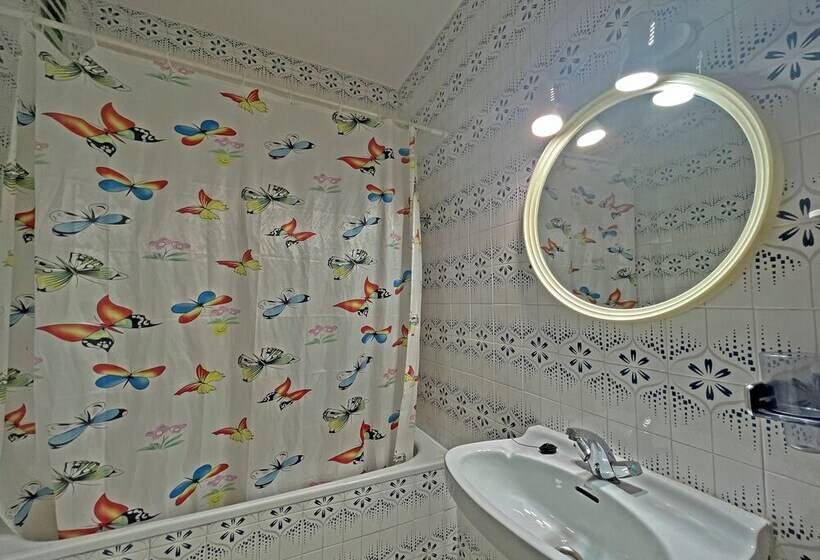 Escritório Estándar, Apartamentos Voramar 3000