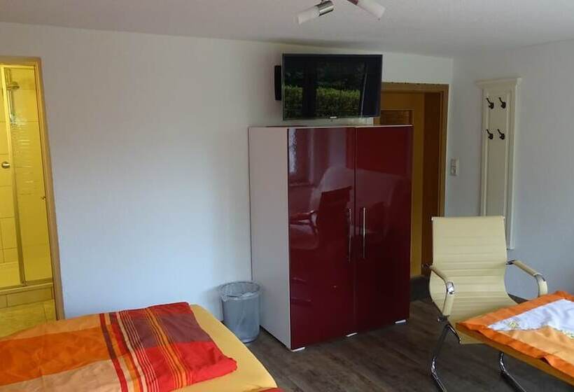 Номер Стандарт, Gästezimmer & Ferienwohnung Berge