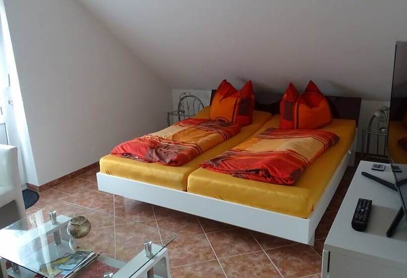 Апартаменты 1 Спальня, Gästezimmer & Ferienwohnung Berge