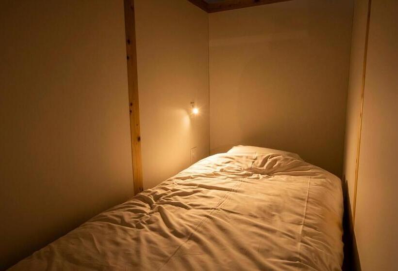 Кровать в Общей Комнате, Inn Sect