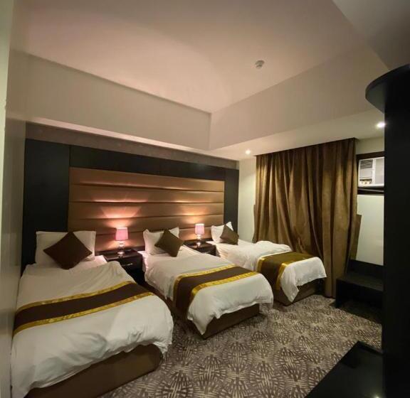 Economy Triple Room, Desert Rose