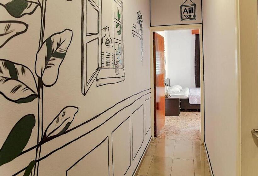 اتاق استاندارد با سرویس بهداشتی مشترک, Enter Hostel