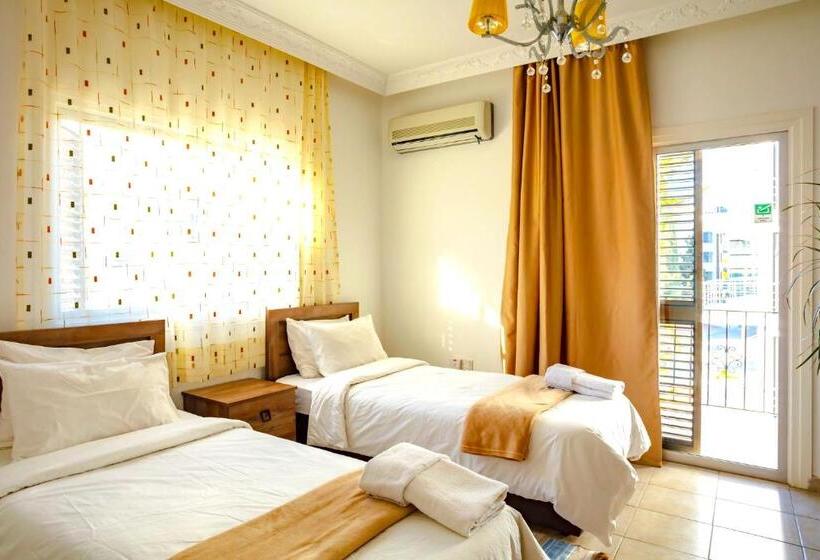 Economy Triple Room, Enter Hostel