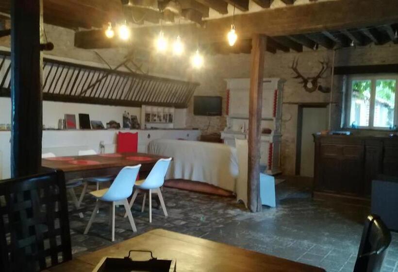 اتاق استاندارد, La Ferme De L Isle Et Sa Roulotte