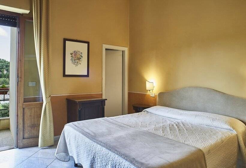 اتاق اکونومی, Albergo Chiusarelli