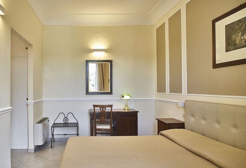 اتاق استاندارد یک نفره, Albergo Chiusarelli