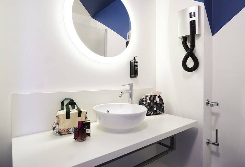 Номер Стандарт, Ibis Styles Toulon Centre Port