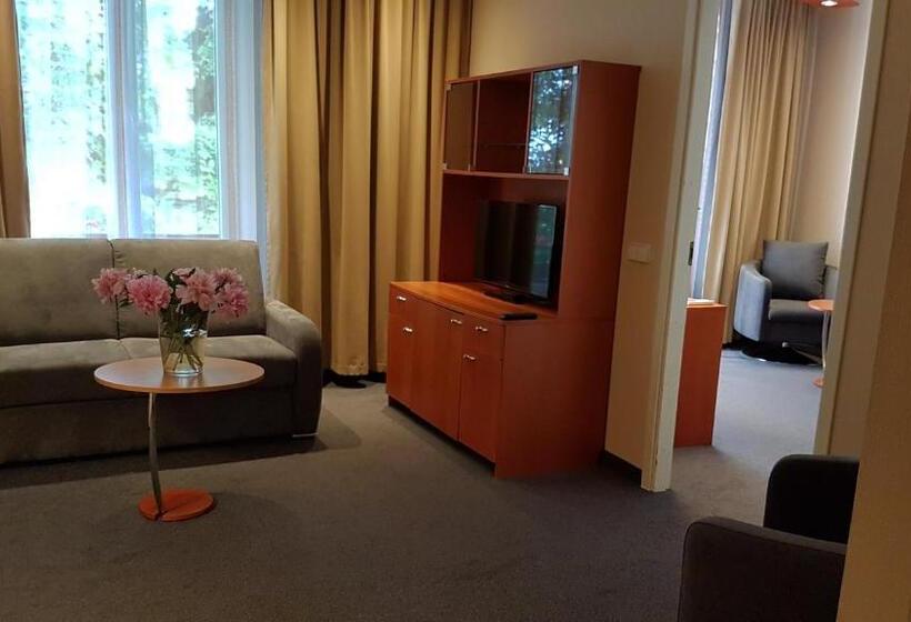 Suite, Perkuno Namai