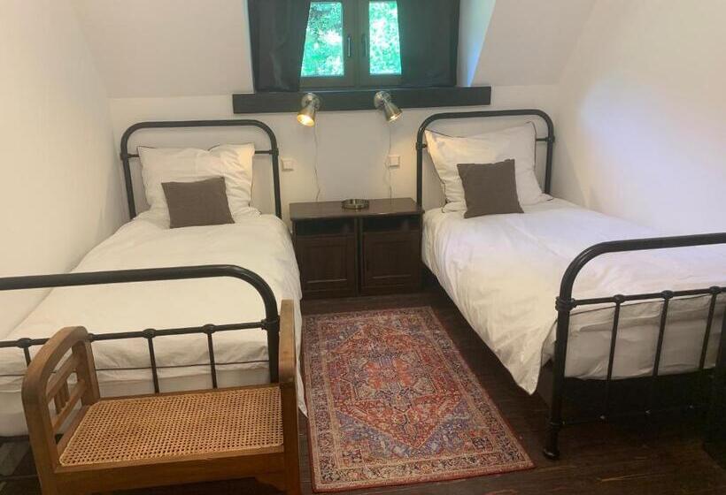 带共用浴室的标准房间, Edelfuchs Lodge