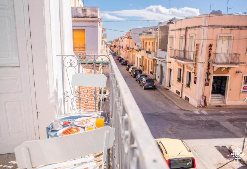 1 Schlafzimmer Apartment mit Balkon, Le 4 Perle Apartments