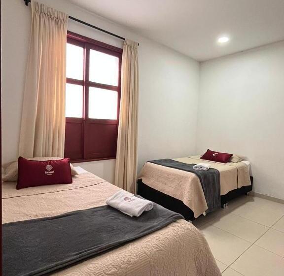 غرفة قياسية ثلاثية, Hostal Amanari