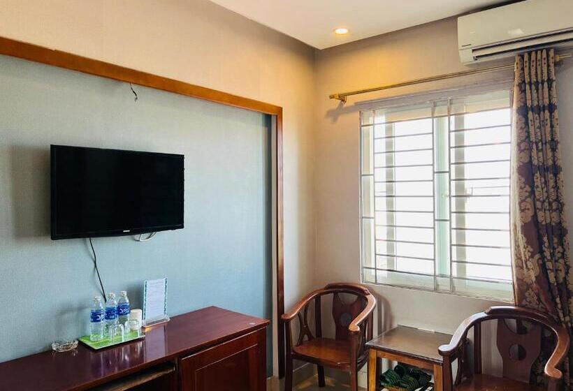 اتاق ساده سه‌ نفره, Hoang Ngan 1 Hotel   Tp. Vinh