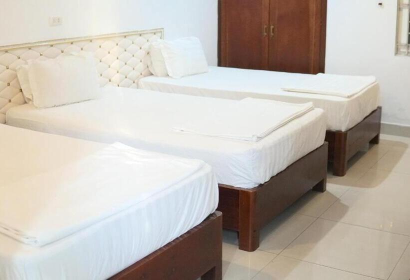 اتاق ساده سه‌ نفره, Hoang Ngan 1 Hotel   Tp. Vinh