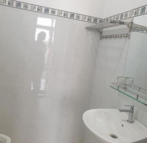 اتاق سوپریور چهار تخته, Kim Ngân Hotel Buôn Ma Thuột
