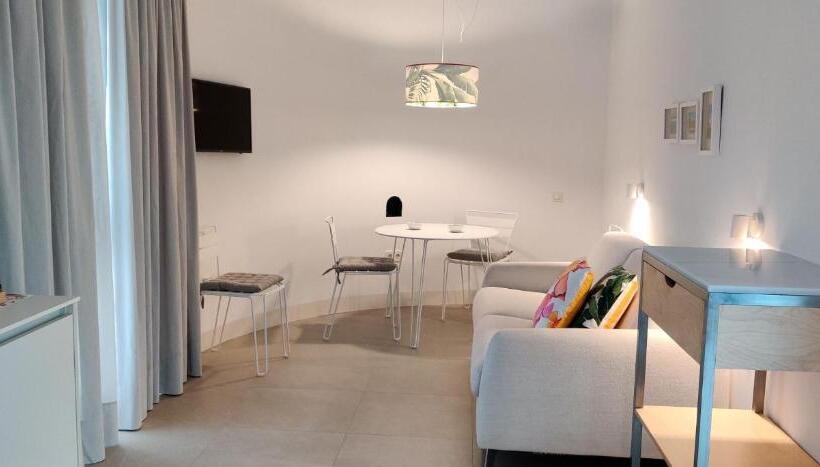 Apartament 1 Dormitori Planta Baixa, Apartamentos Y Estudios Céntricos Conil Home Suite