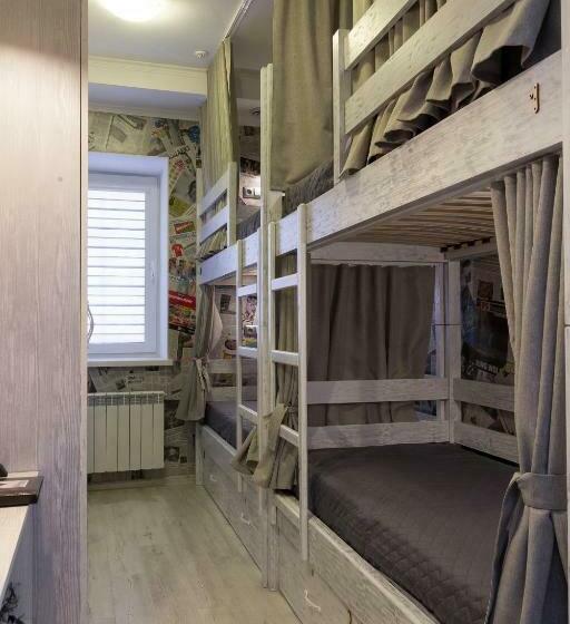 تختخواب در اتاق مشترک, Art House Hostel