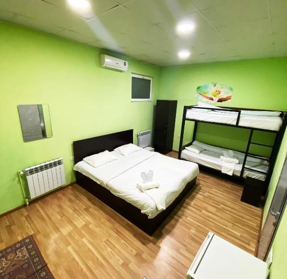 클래식 4인 룸, Domino Yerevan Hostel