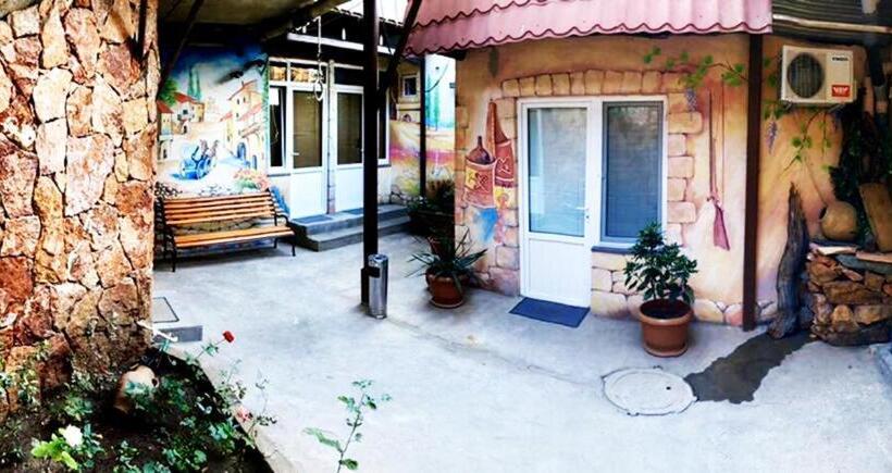 스탠다드 룸 더블 침대 2개, Domino Yerevan Hostel