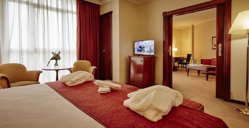 Семейный Номер, Gran Hotel De Ferrol