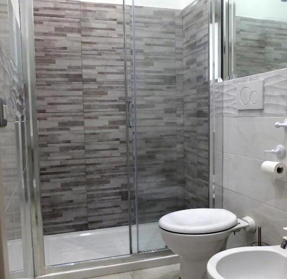 Habitación Triple Estándar, Planet