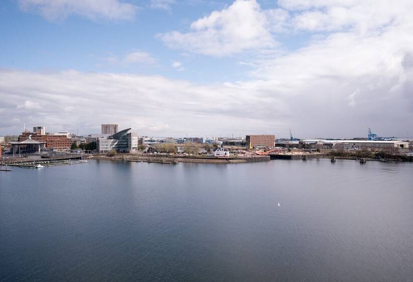 Номер Стандарт, Voco St. David S Cardiff, An Ihg