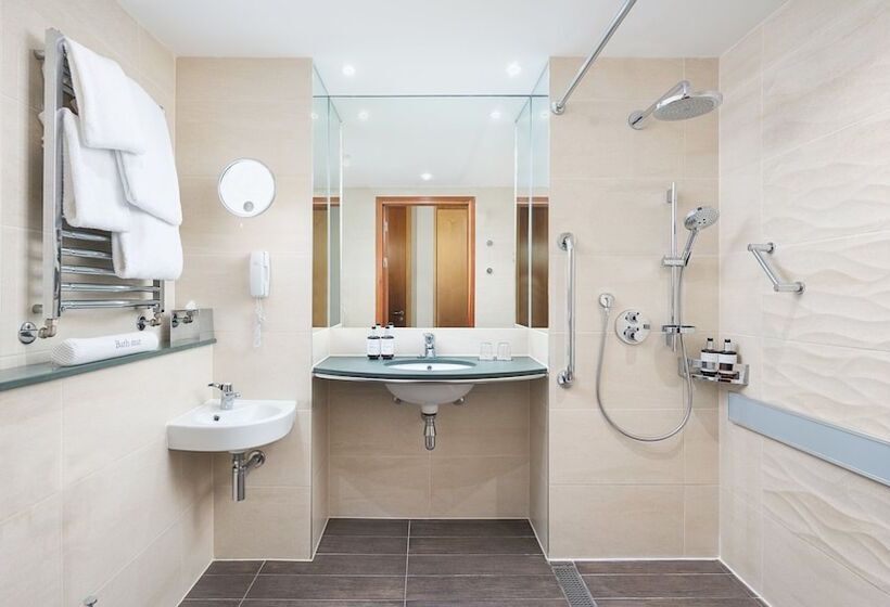 Номер Стандарт Адаптированный для Инвалидов, Voco St. David S Cardiff, An Ihg