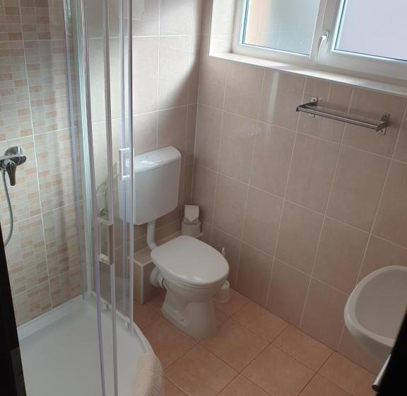 Номер Стандарт, ádám Apartmanház