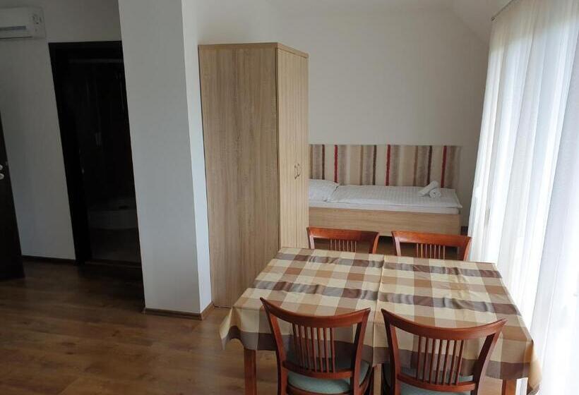 Четырехместный Номер Стандарт, ádám Apartmanház