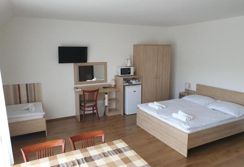 Четырехместный Номер Стандарт, ádám Apartmanház