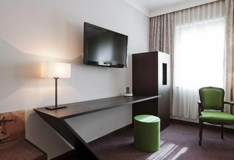 Quarto Triplo Standart, Der Salzburger Hof