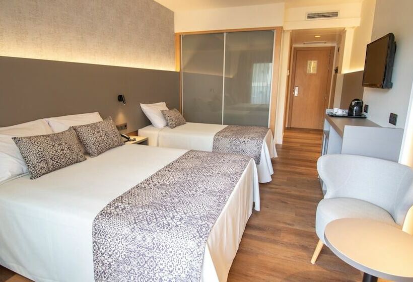 Номер Стандарт Трехместный, Golden Bahia De Tossa & Spa 4 Sup
