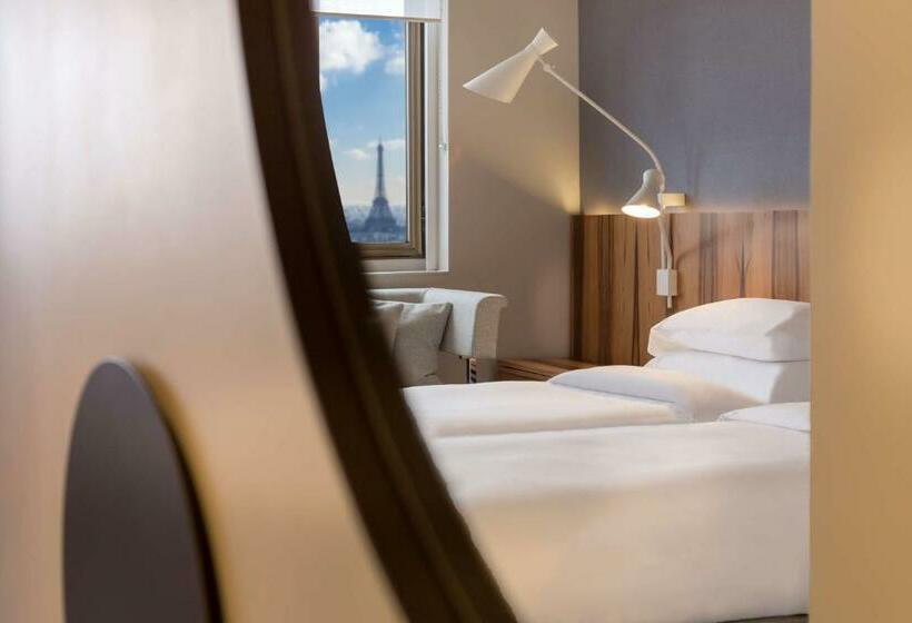 اتاق لوکس با چشم‌انداز, Hyatt Regency Paris Etoile