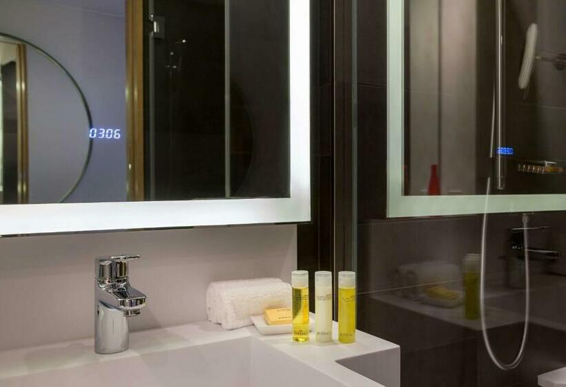سوئیت با تخت بزرگ, Hyatt Regency Paris Etoile
