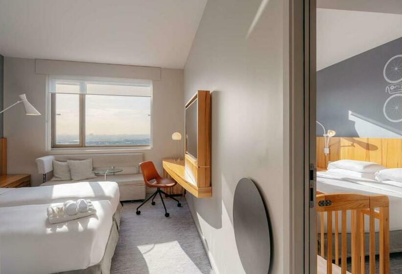 اتاق خانوادگی, Hyatt Regency Paris Etoile