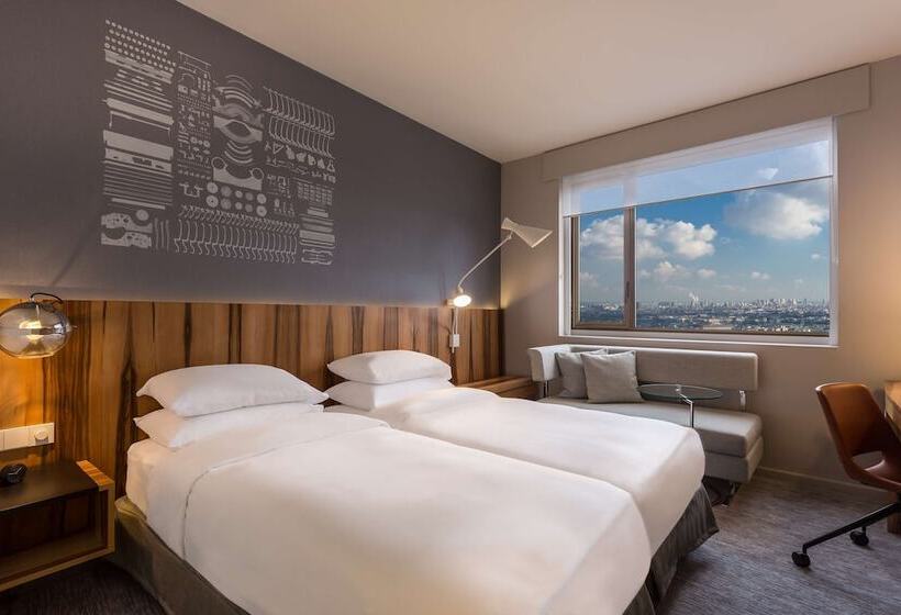 اتاق کلاب, Hyatt Regency Paris Etoile