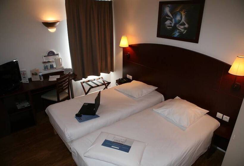 Номер Стандарт, Kyriad Chateauroux