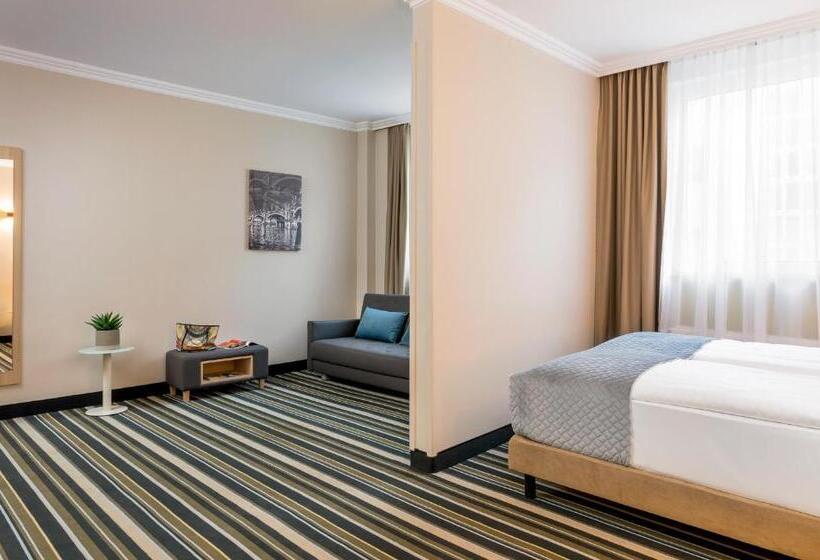 Полулюкс, Leonardo Hotel Budapest